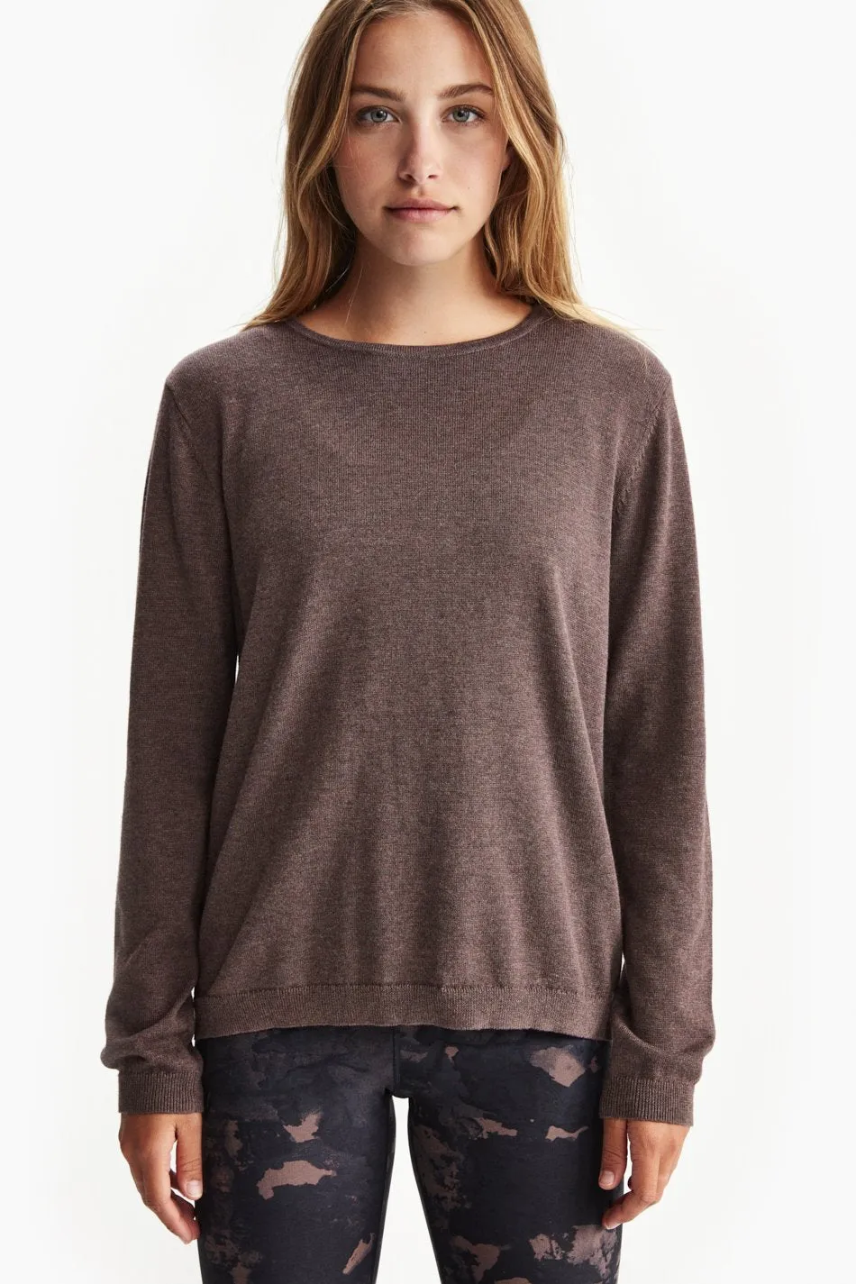 COZY CREW NECK TOP